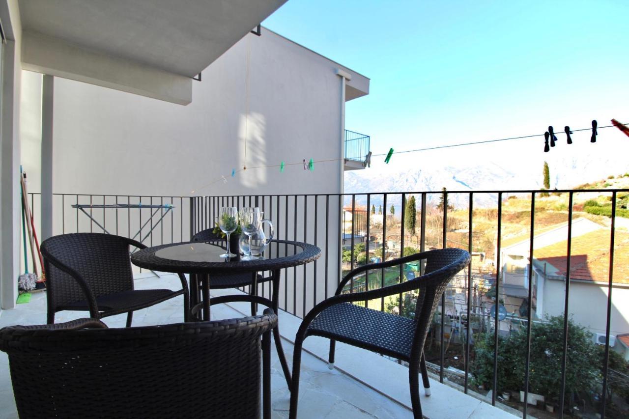 2Bd New Dobrota Apt With Bay Views Kotor Kültér fotó