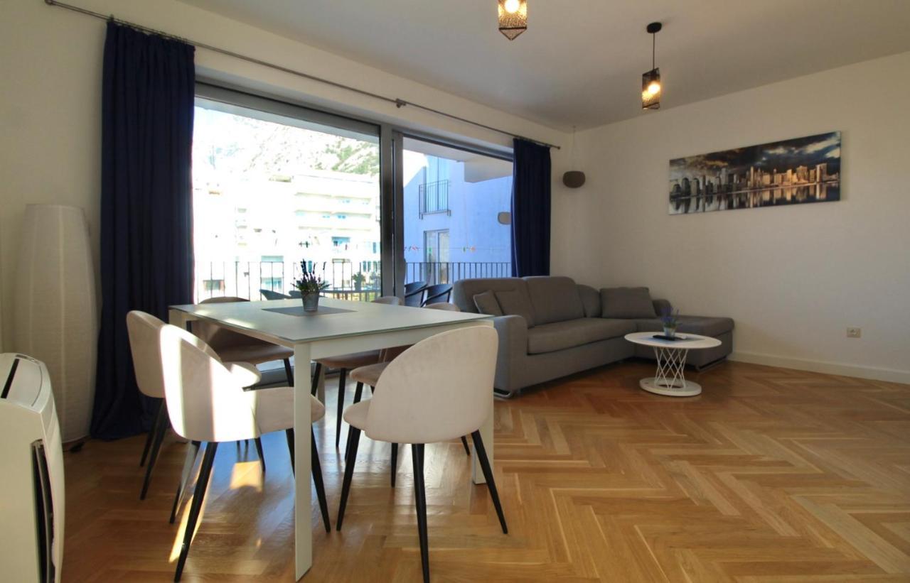 2Bd New Dobrota Apt With Bay Views Kotor Kültér fotó