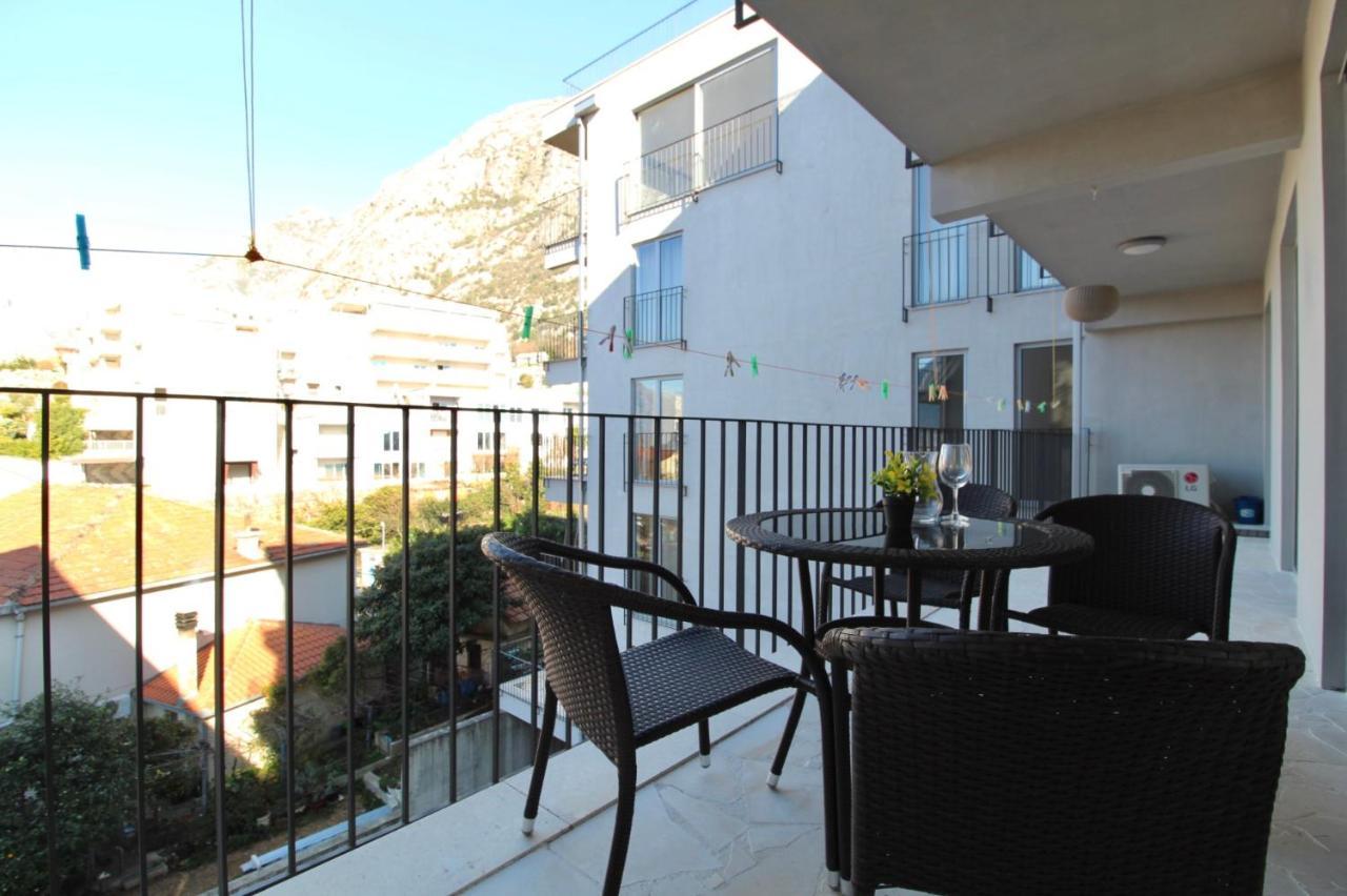 2Bd New Dobrota Apt With Bay Views Kotor Kültér fotó