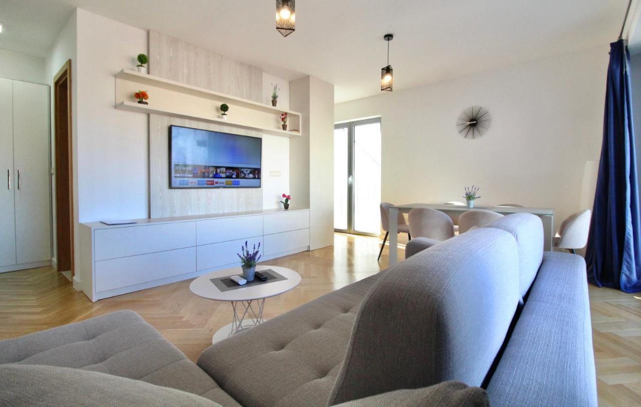 2Bd New Dobrota Apt With Bay Views Kotor Kültér fotó